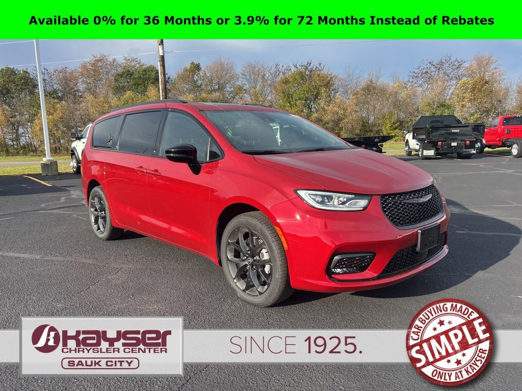 New 2026 Chrysler Pacifica Limited w/ S Appearance Package image 1