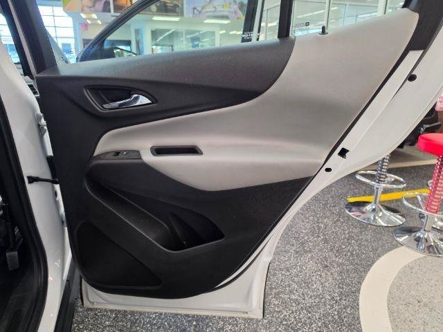 Used 2018 Chevrolet Equinox LS FWD image 29