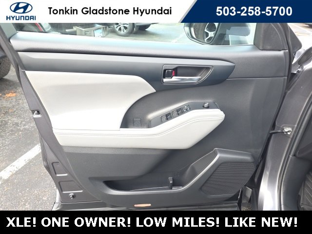 Used 2022 Toyota Highlander XLE image 8