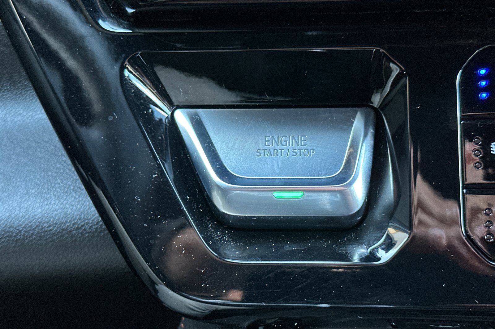 Certified 2025 GMC Sierra 1500 AT4 image 22