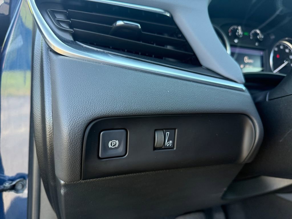 Used 2022 Buick Enclave Essence w/ LPO, Touring Package AWD/4WD image 17