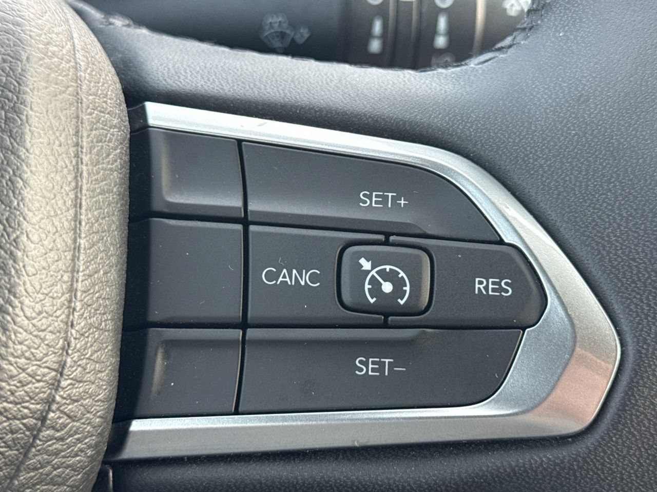 Used 2024 Jeep Compass Latitude AWD/4WD image 26
