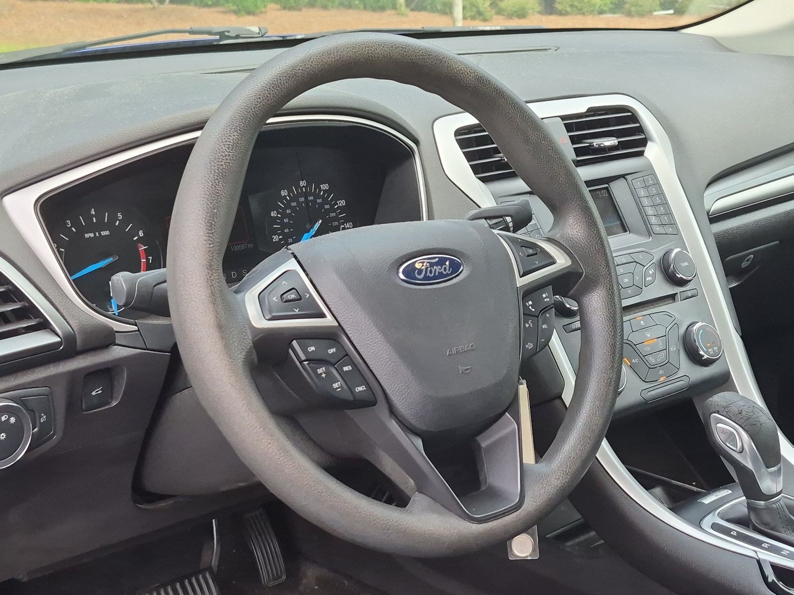 Used 2014 Ford Fusion SE FWD image 18