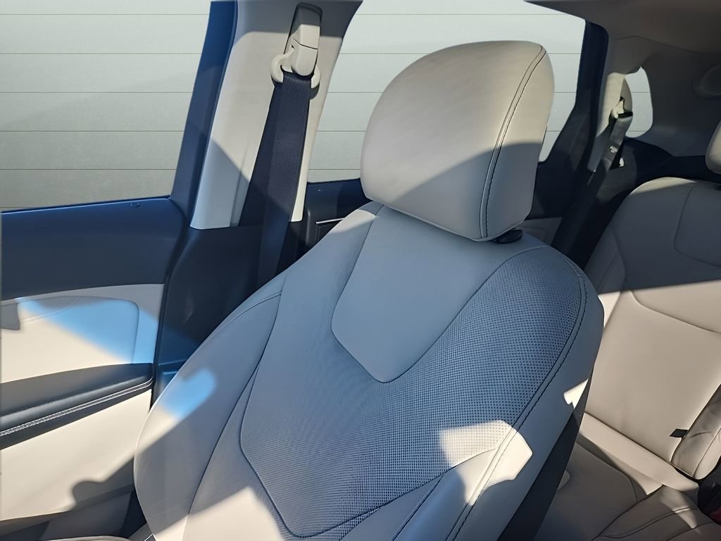 Used 2016 Ford Edge Titanium w/ Equipment Group 302A AWD/4WD image 12