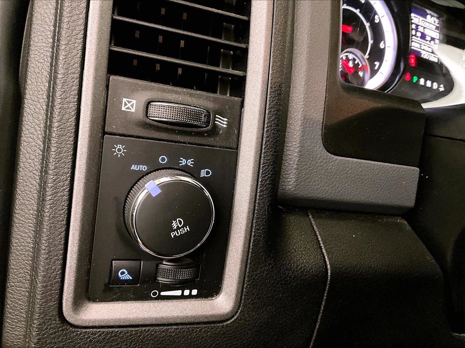 Used 2019 RAM 1500 Express AWD/4WD image 30