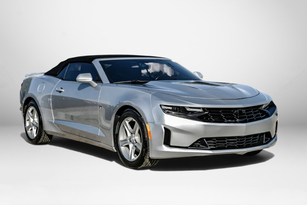 Used 2019 Chevrolet Camaro LT RWD image 4