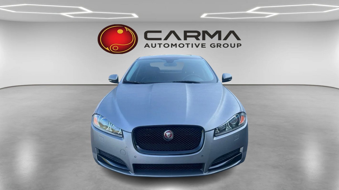 Used 2015 Jaguar XF Premium RWD image 8