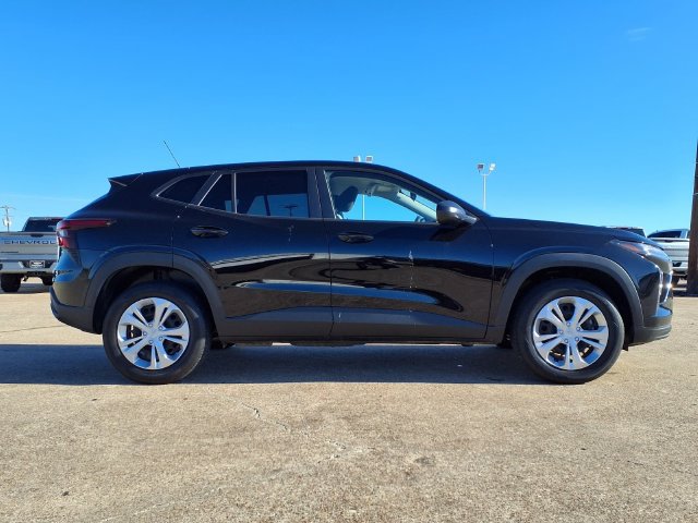 Used 2026 Chevrolet Trax LS w/ Driver Confidence Package FWD image 4
