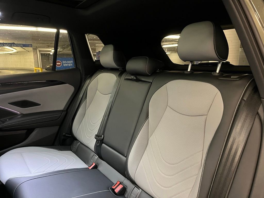 New 2025 Volkswagen Tiguan SE image 20