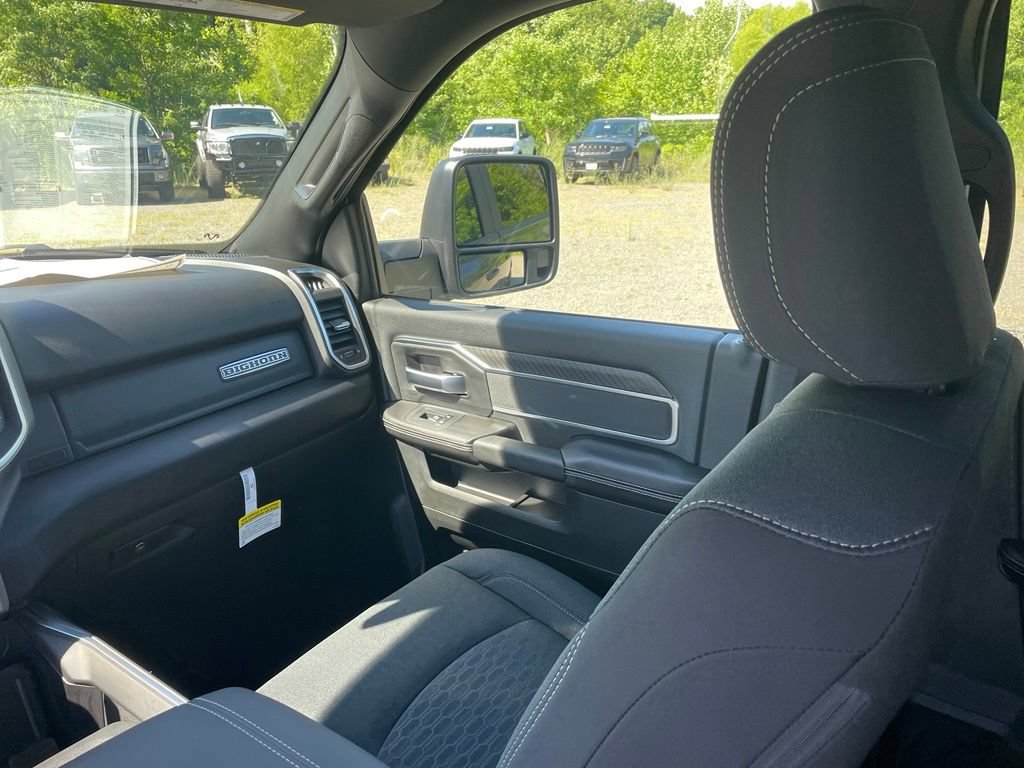 New 2026 RAM 2500 Big Horn AWD/4WD image 22