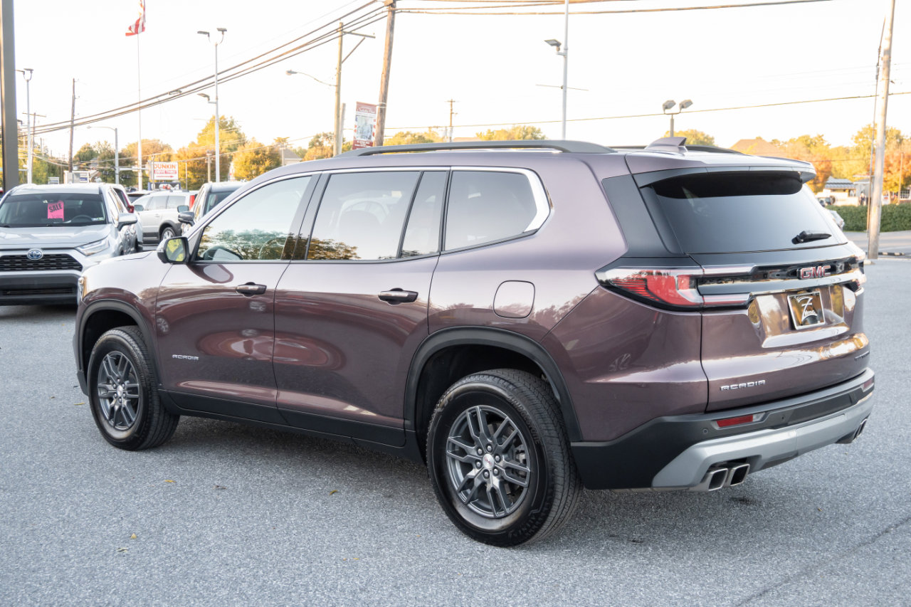 Used 2025 GMC Acadia Elevation image 8