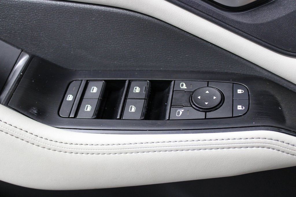 Certified 2025 Nissan Rogue SV image 20