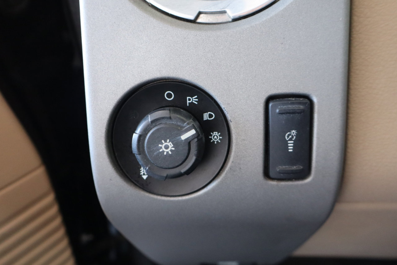 Used 2013 Ford F350 Lariat w/ FX4 Off Road Pkg image 25