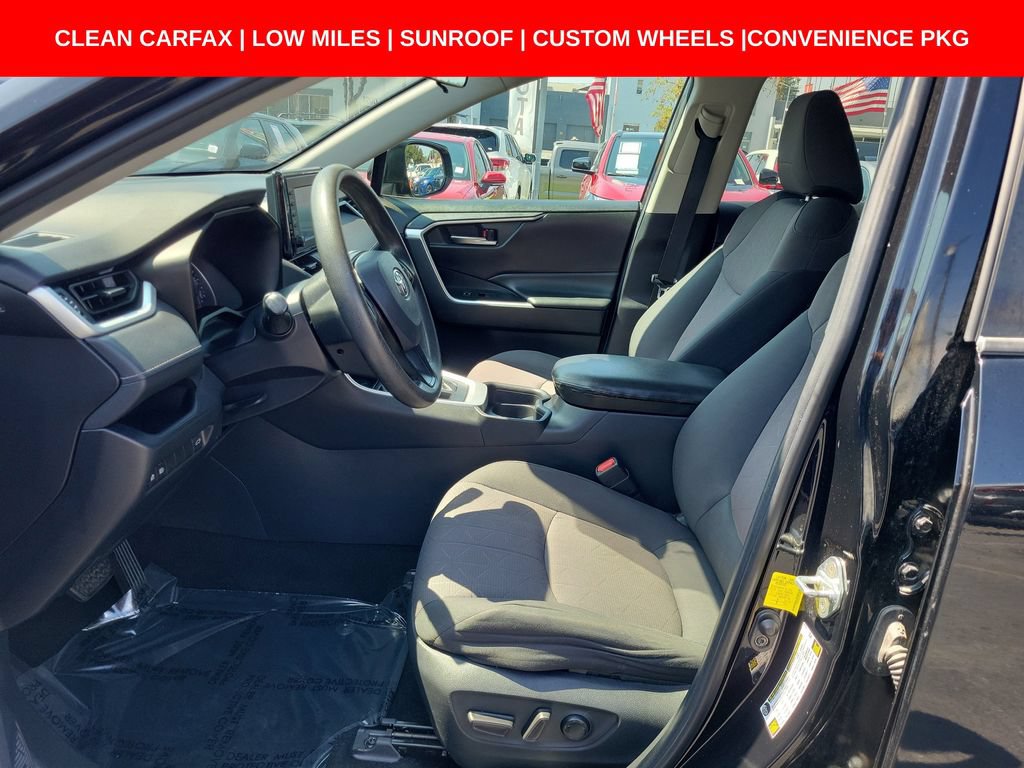 Used 2019 Toyota RAV4 XLE w/ Convenience Package FWD image 22
