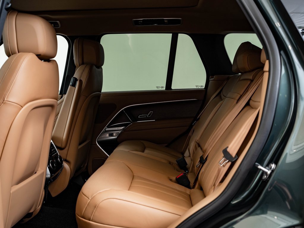 New 2026 Land Rover Range Rover SE image 43