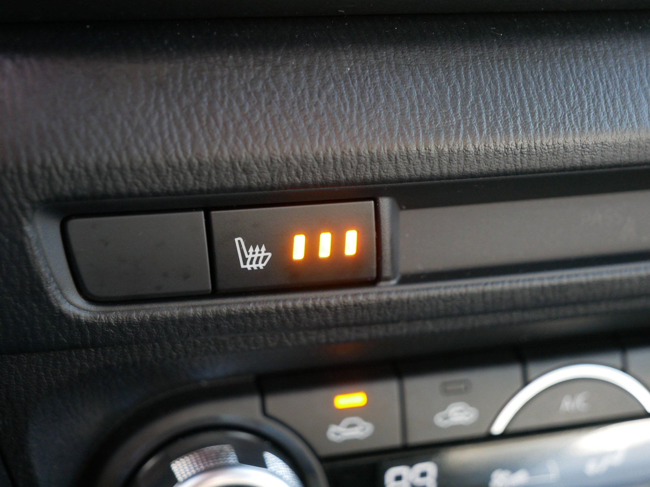 Used 2017 MAZDA MAZDA3 Grand Touring FWD image 28