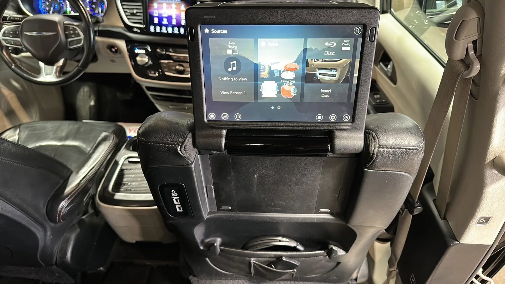 Used 2017 Chrysler Pacifica Touring-L Plus FWD image 19