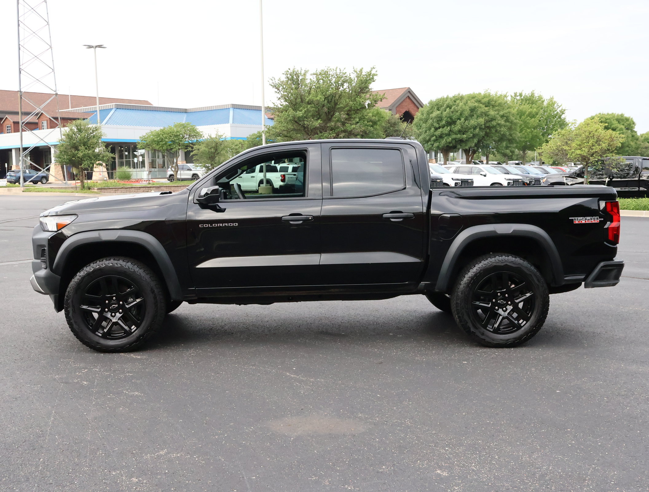Certified 2024 Chevrolet Colorado Trail Boss w/ Technology Package AWD/4WD image 29