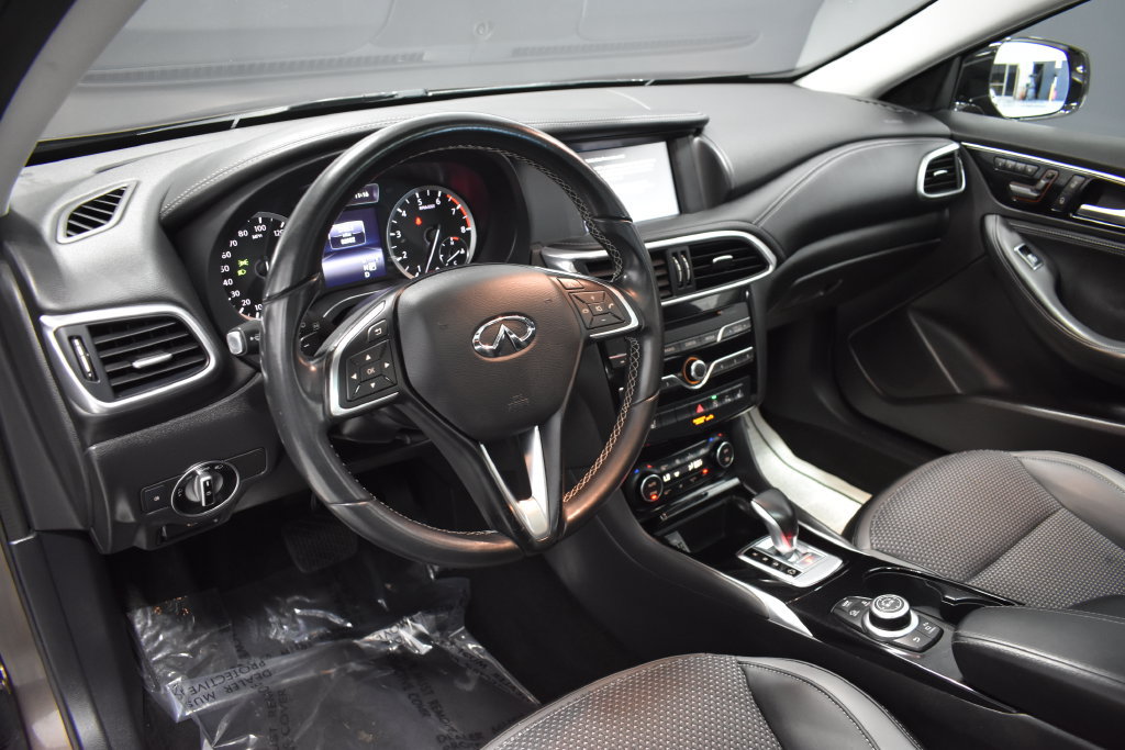 Used 2019 INFINITI QX30 AWD w/ Navigation Package image 4