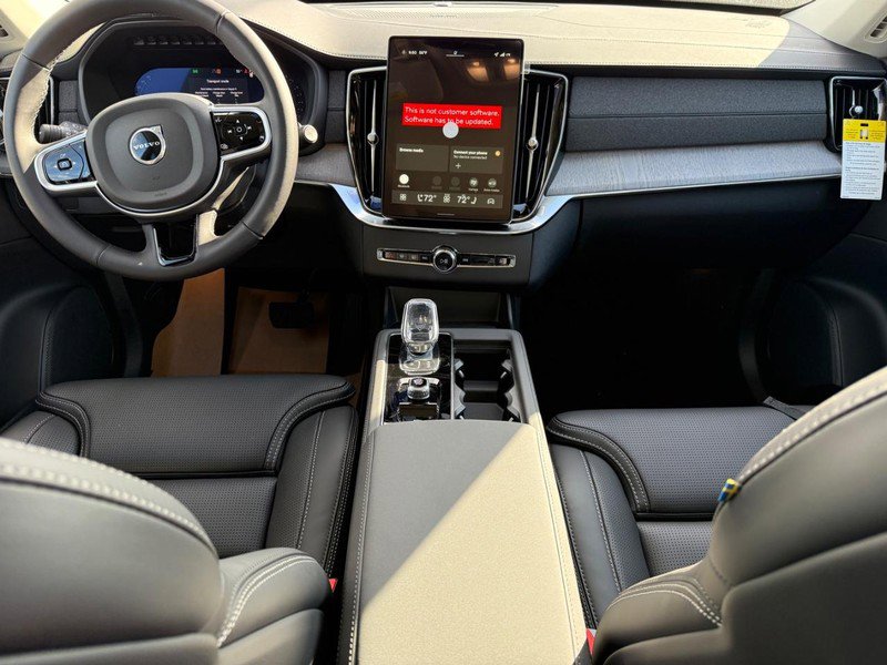 New 2026 Volvo XC90 B6 Ultra w/ Protection Package image 7