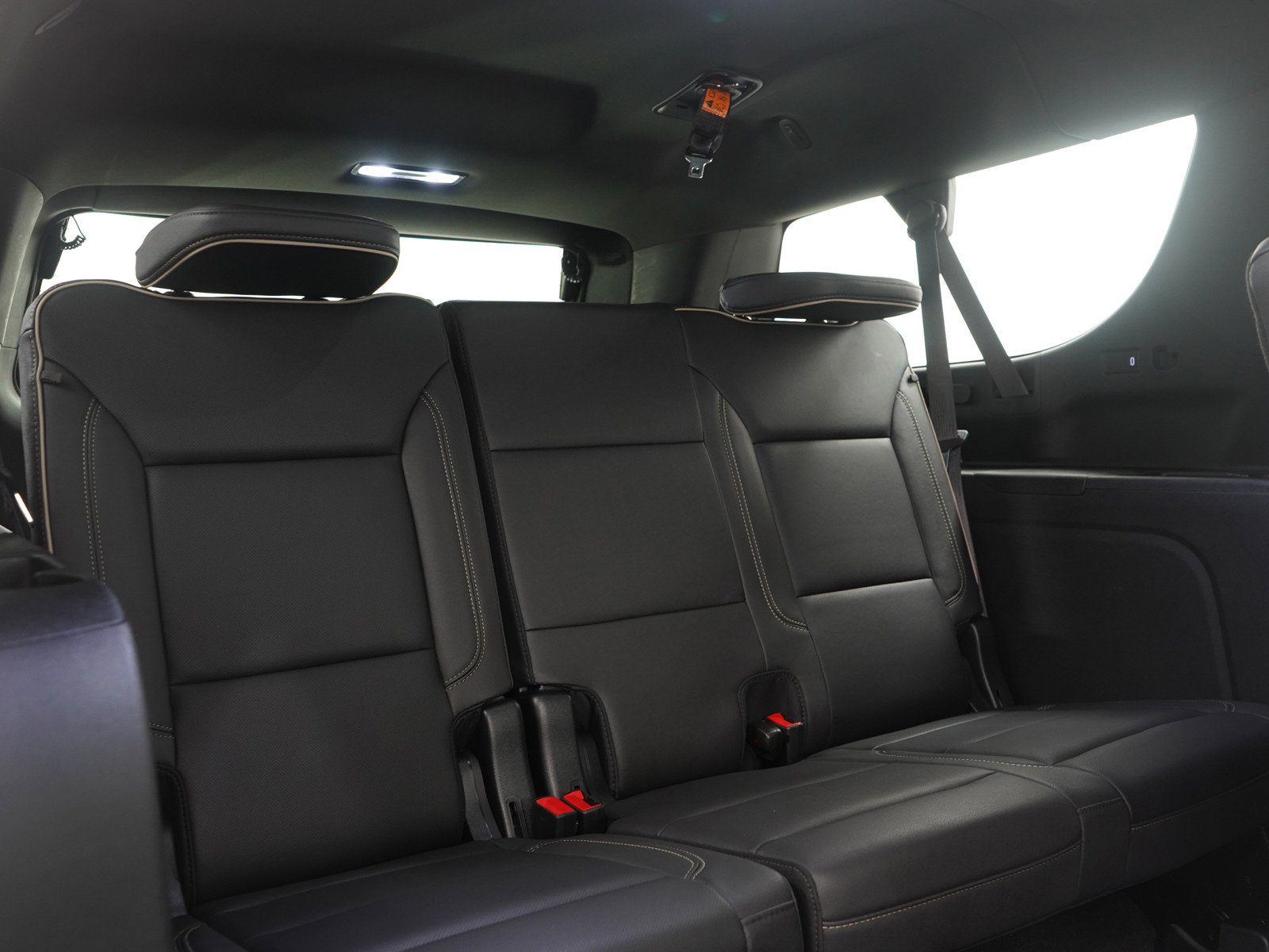 Used 2023 GMC Yukon XL SLT w/ SLT Premium Package image 14