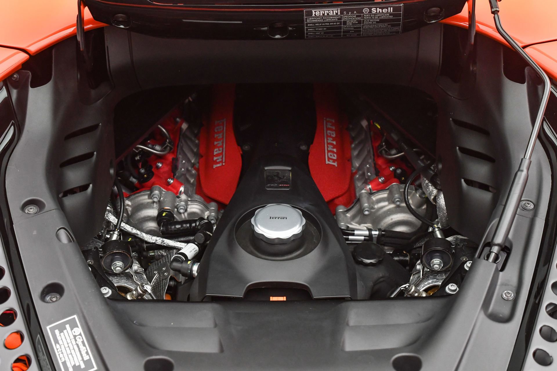 Used 2025 Ferrari SF90 Spider image 33