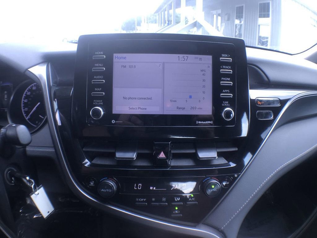Used 2023 Toyota Camry SE image 17
