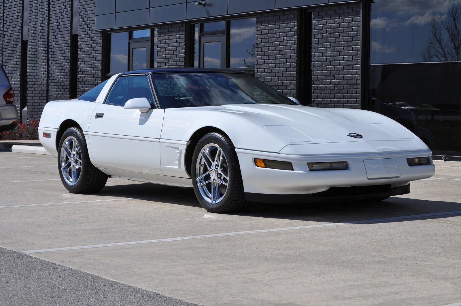 Used 1996 Chevrolet Corvette Coupe RWD image 17