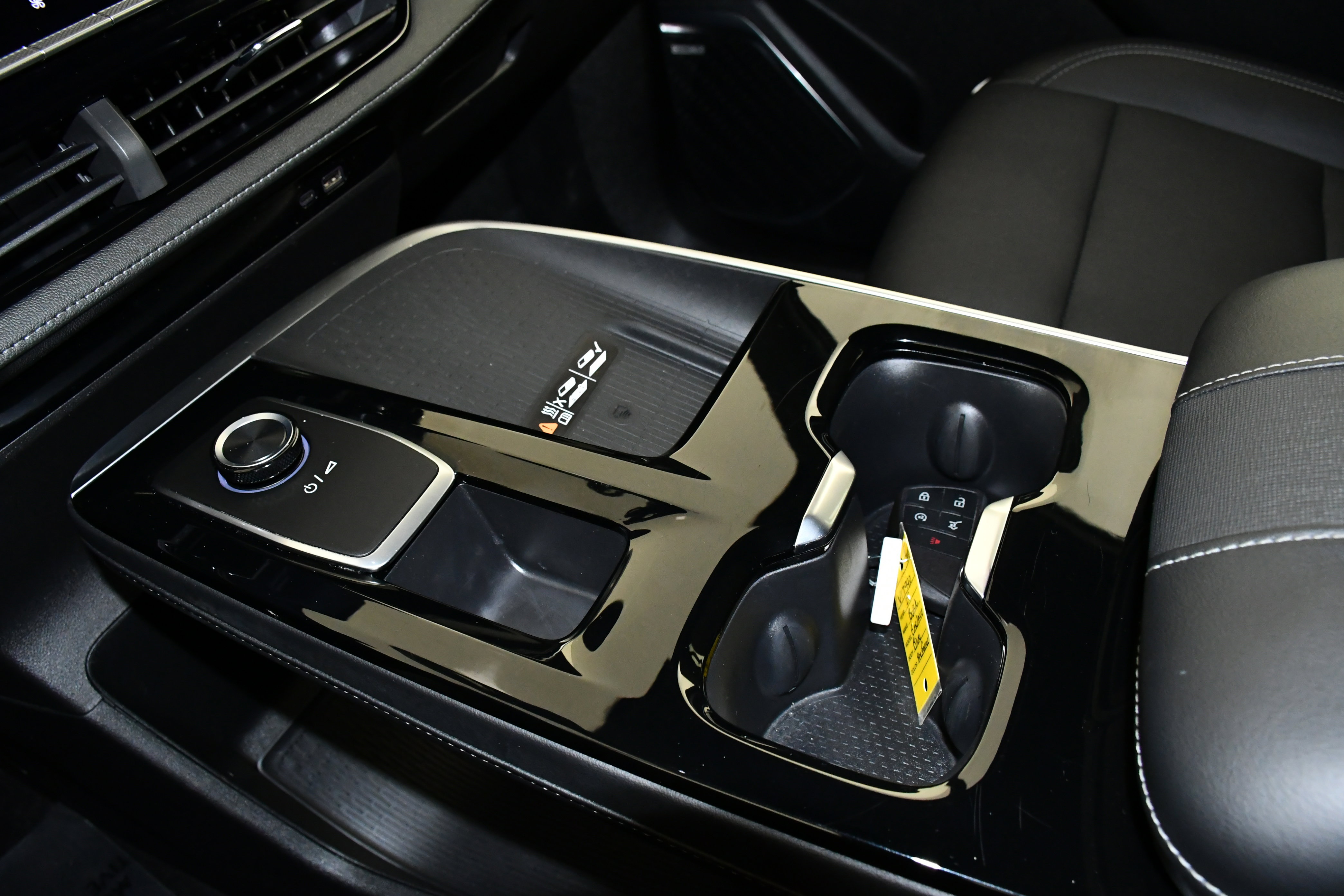 Used 2025 Buick Enclave Preferred image 31