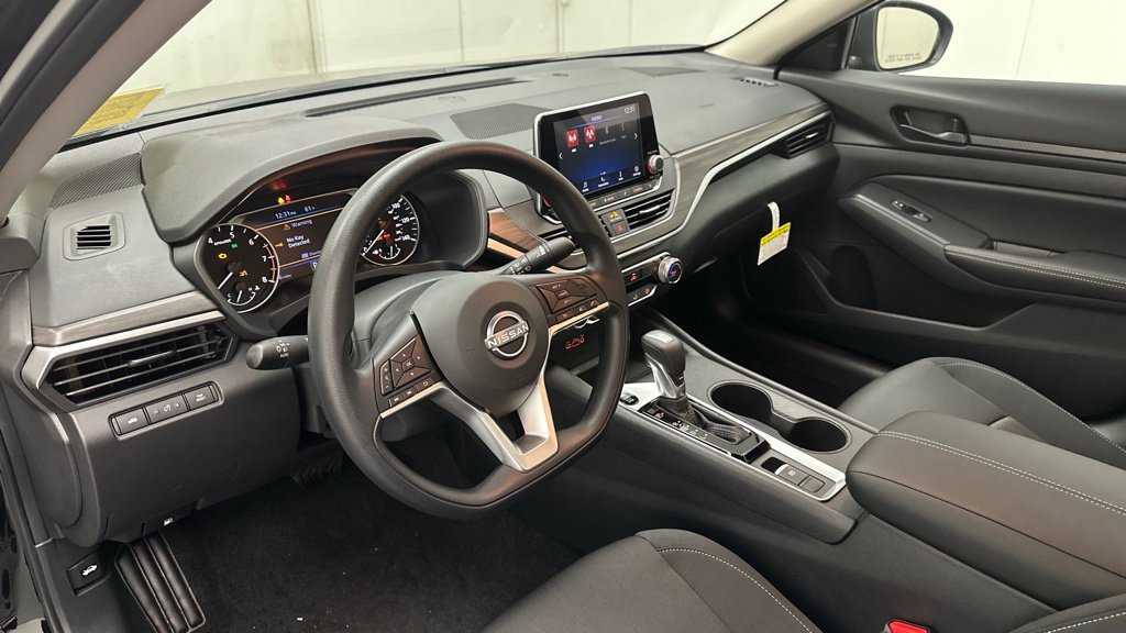 New 2026 Nissan Altima 2.5 SV FWD image 13