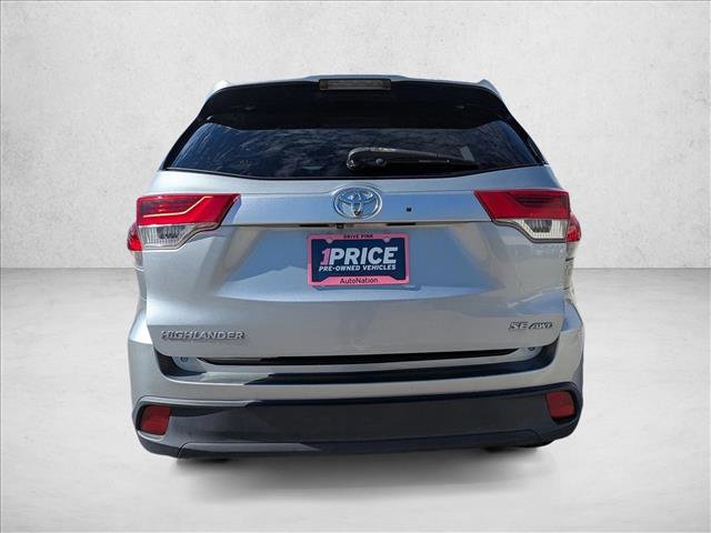Used 2017 Toyota Highlander SE image 7