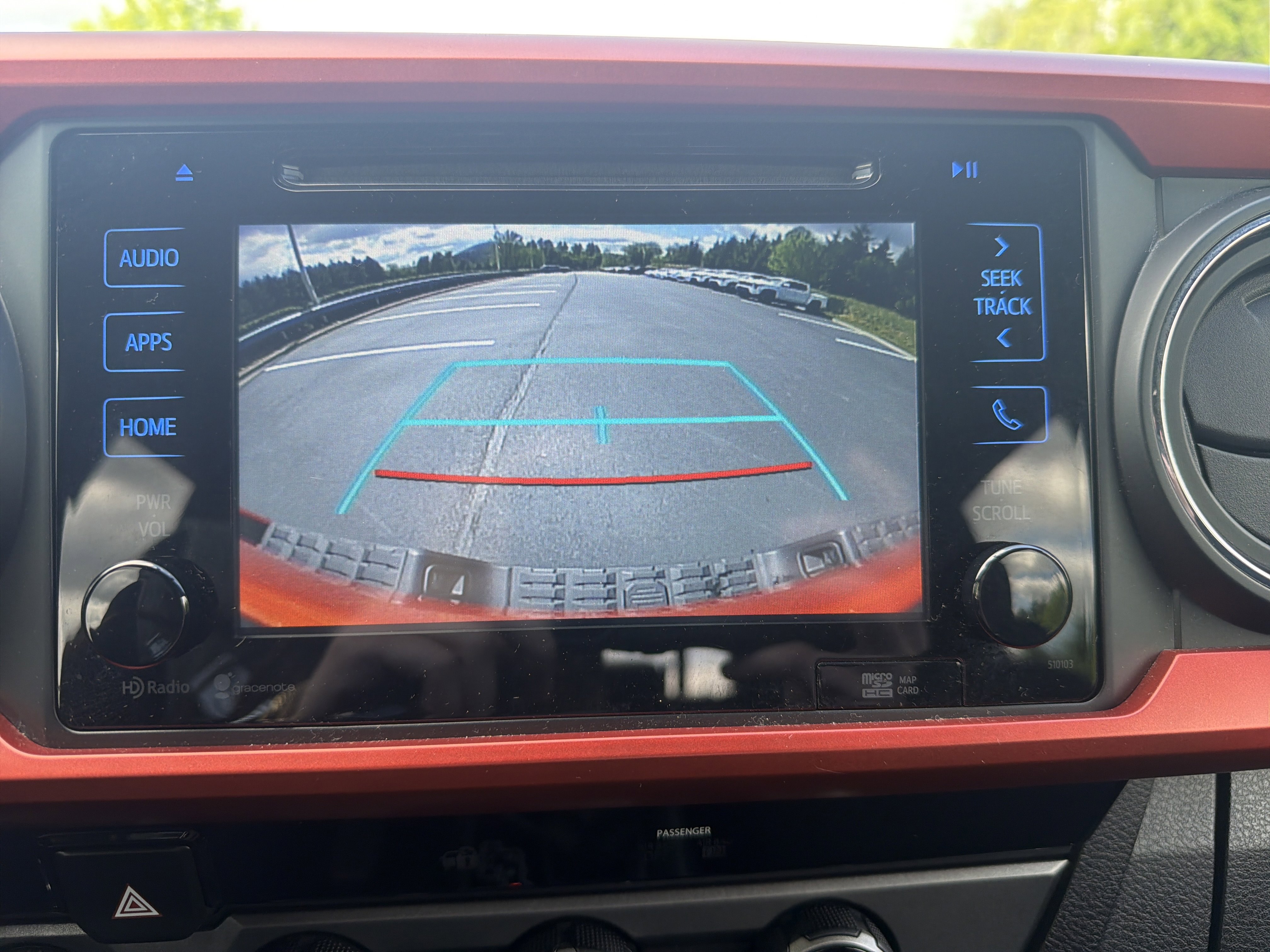 Used 2016 Toyota Tacoma TRD Sport w/ Towing Package AWD/4WD image 15