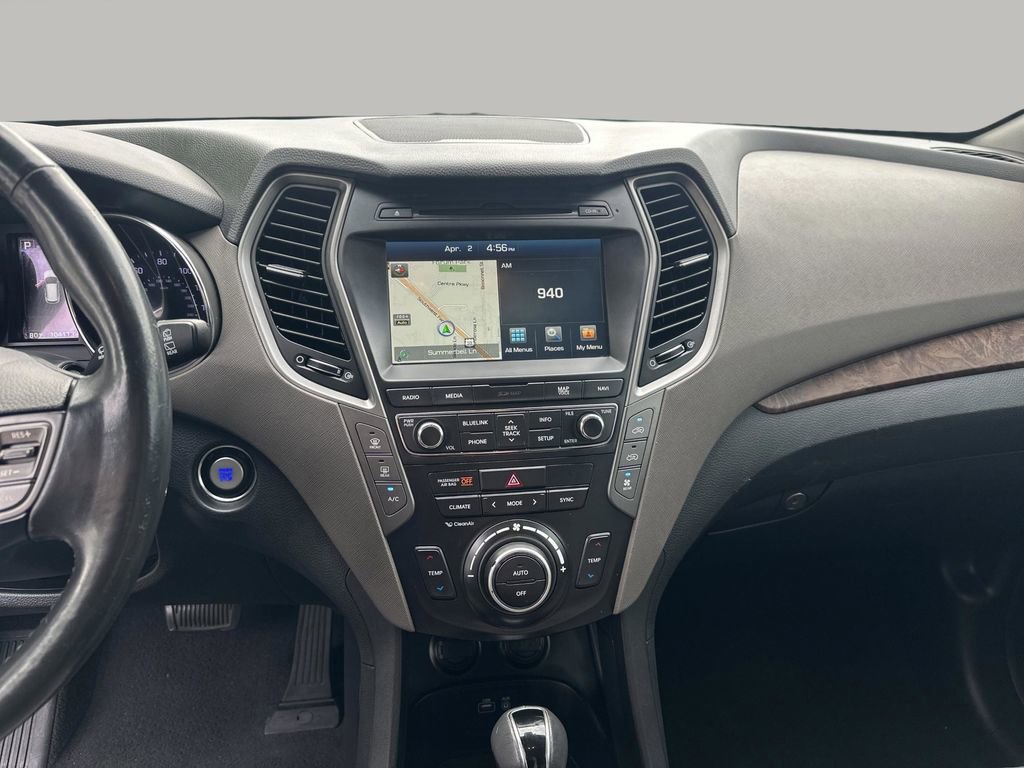Used 2017 Hyundai Santa Fe SE w/ SE Ultimate Tech Package 03 AWD/4WD image 16