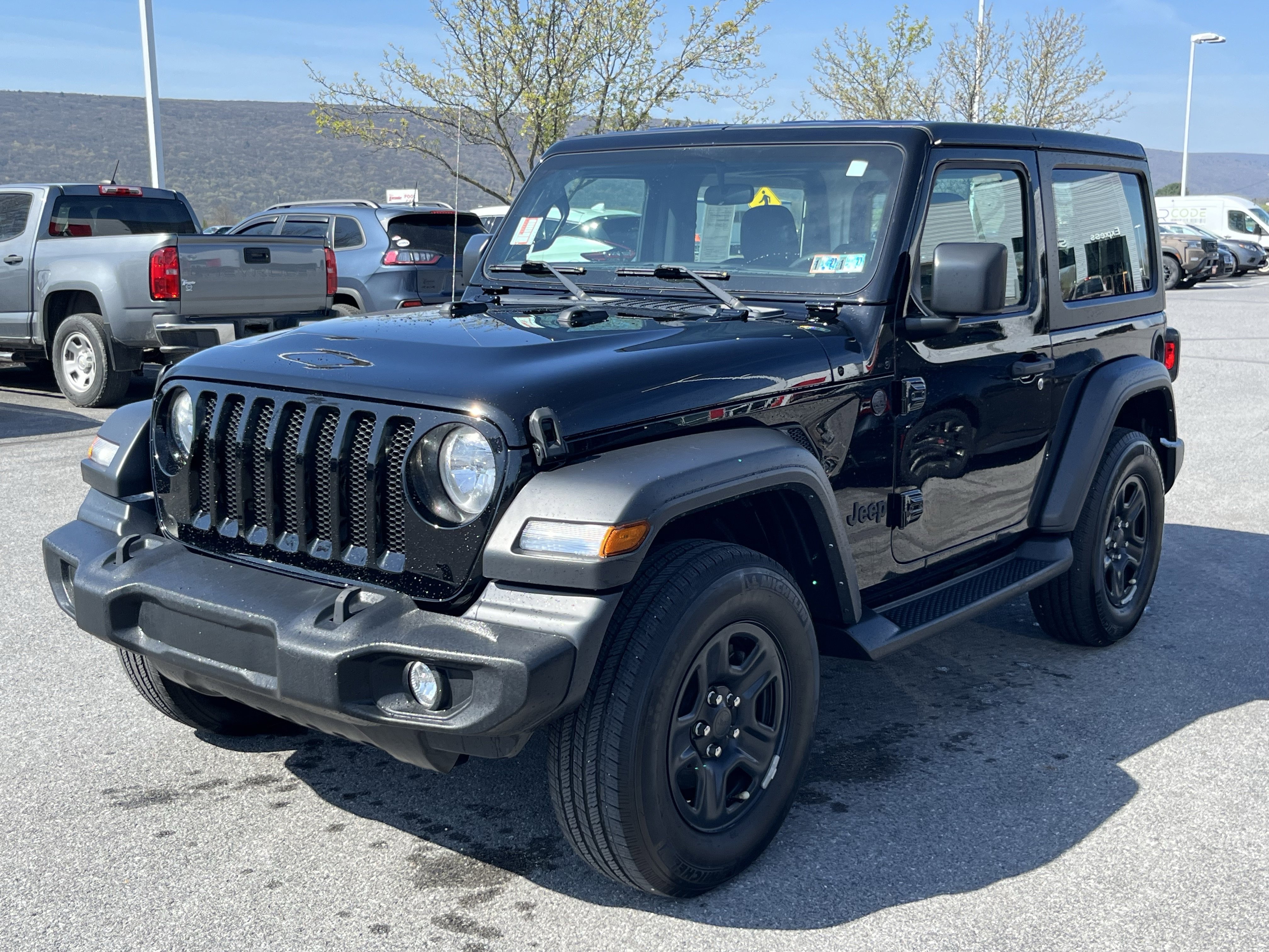 Used 2023 Jeep Wrangler Sport AWD/4WD image 6