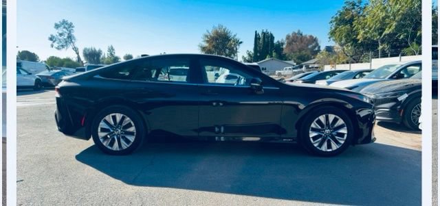 Used 2024 Toyota Mirai w/ Advanced Technology Package image 2