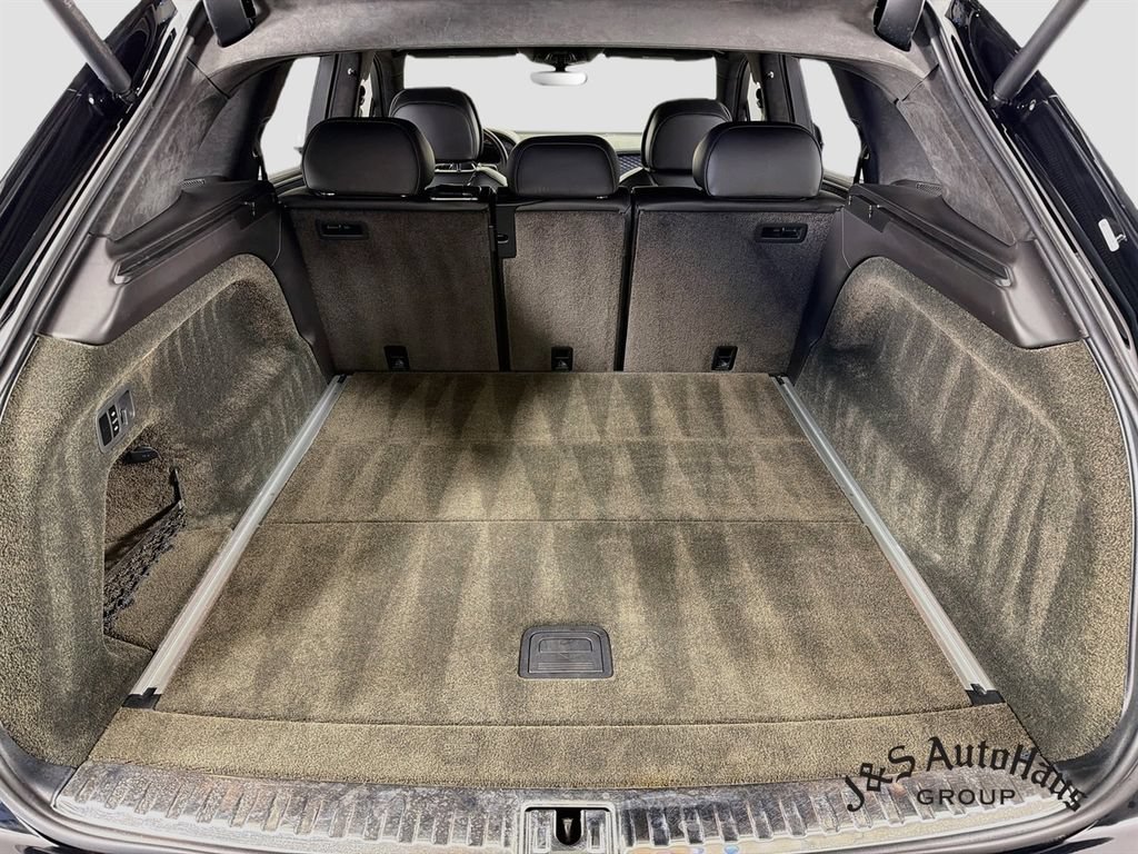 Used 2022 Bentley Bentayga AWD/4WD image 31