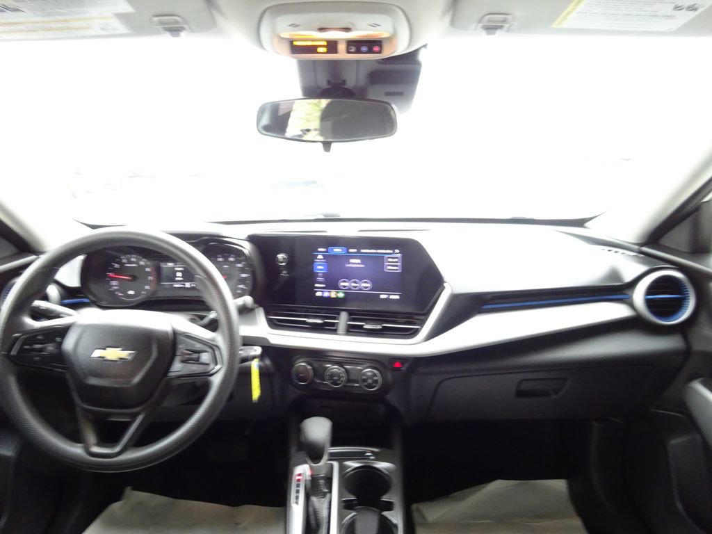 Certified 2024 Chevrolet Trax LS FWD image 25