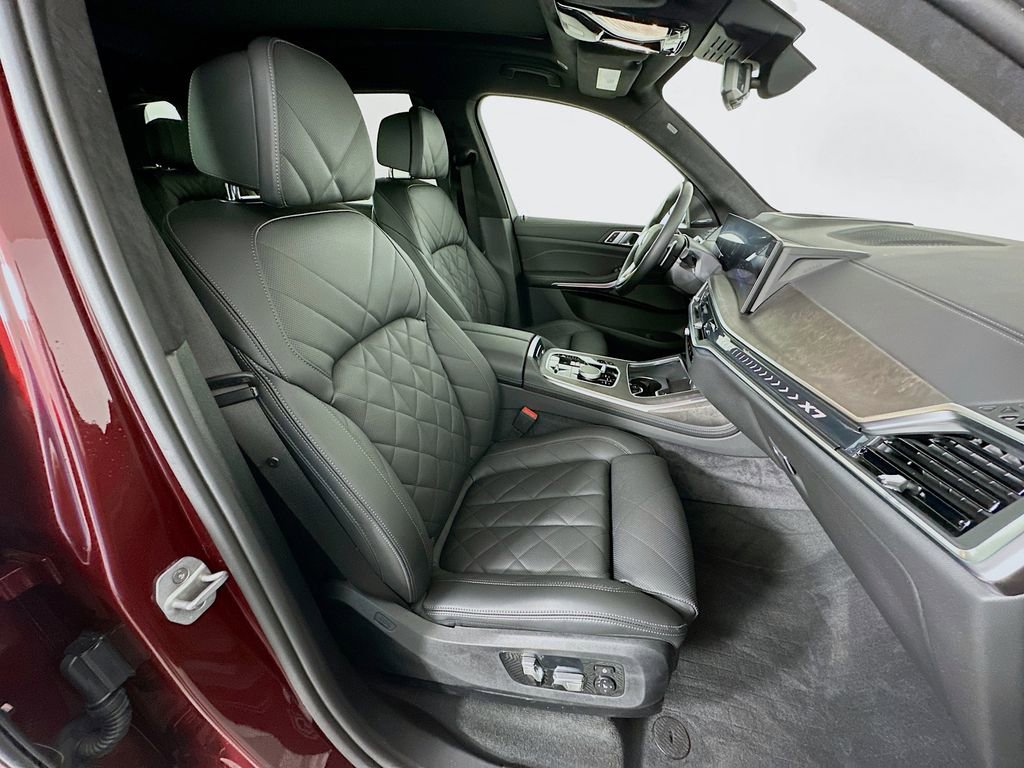 Used 2025 BMW X7 xDrive40i image 29
