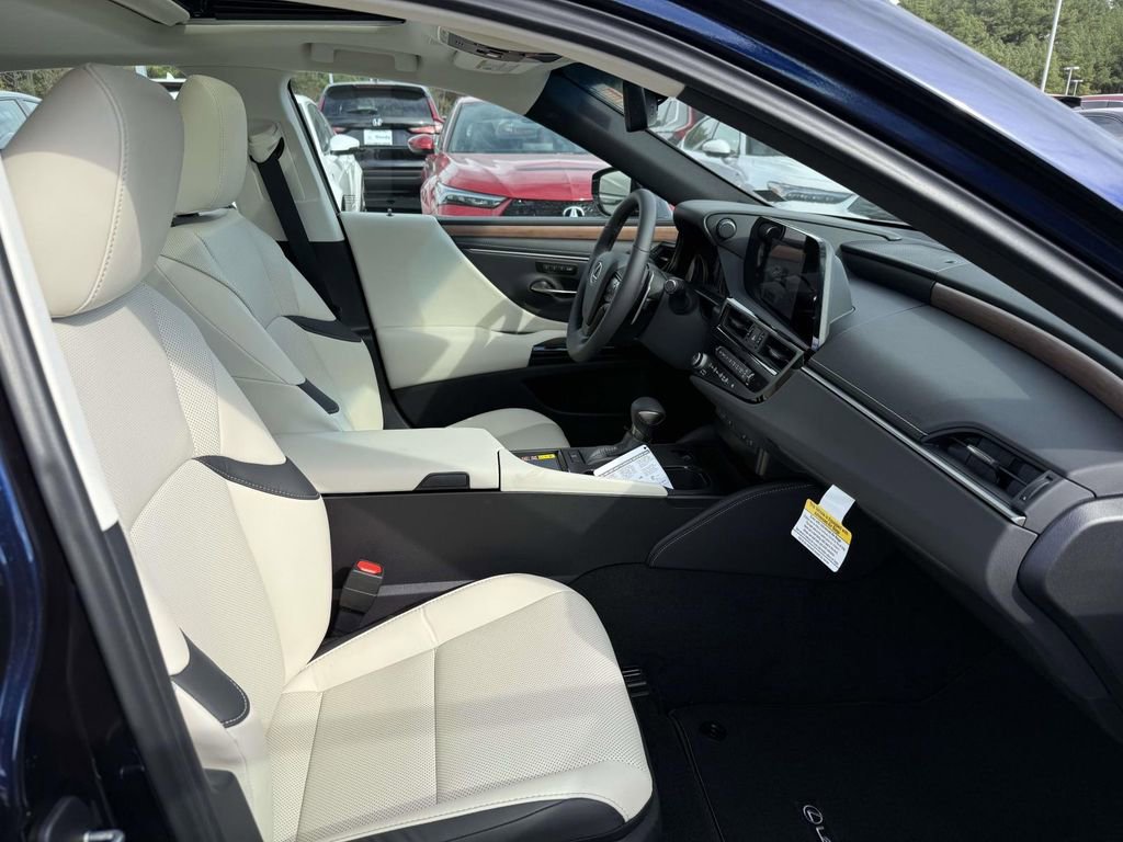 Used 2025 Lexus ES 350 Premium image 26