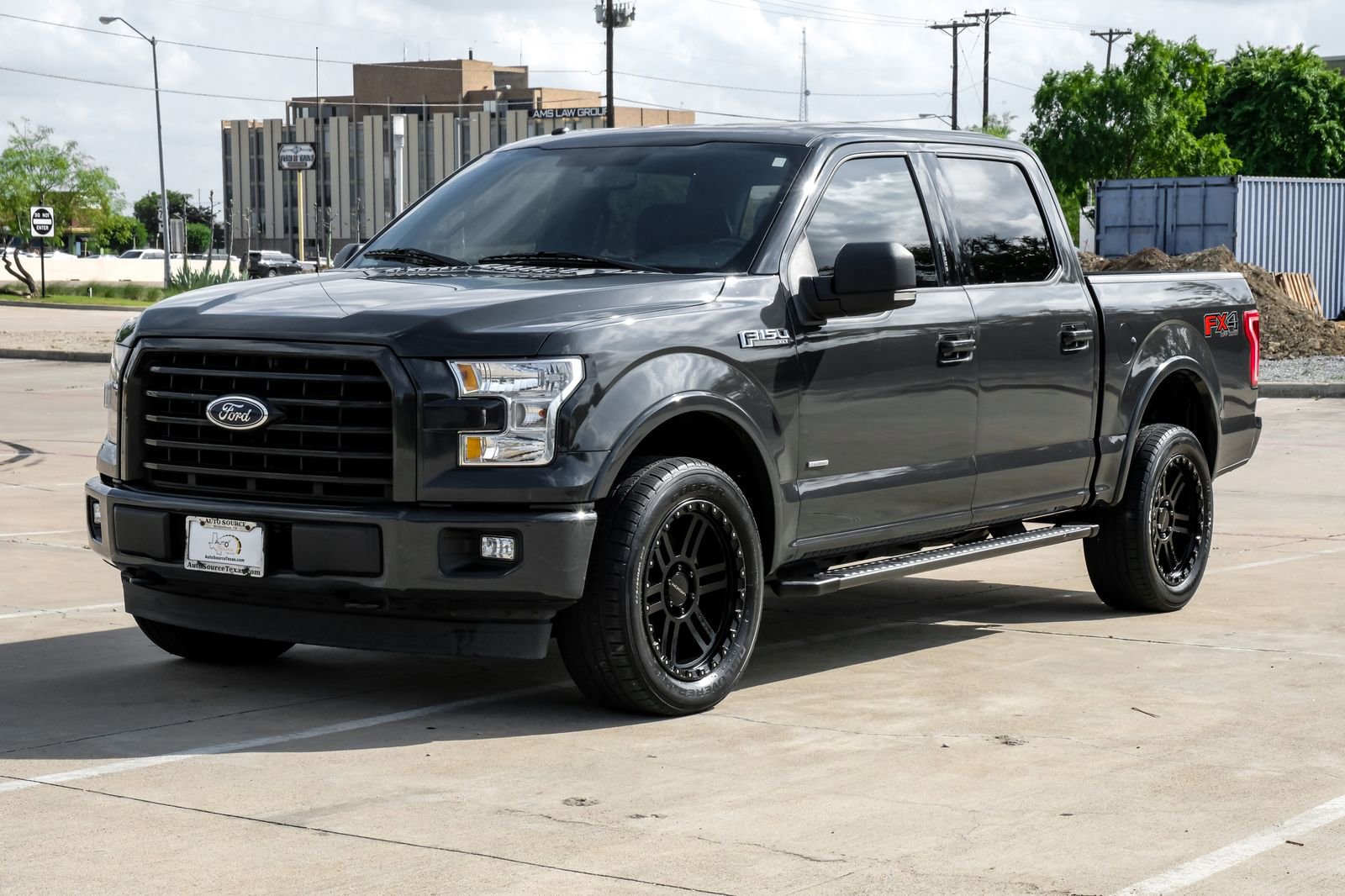 Used 2017 Ford F150 XLT w/ Equipment Group 302A Luxury AWD/4WD image 8