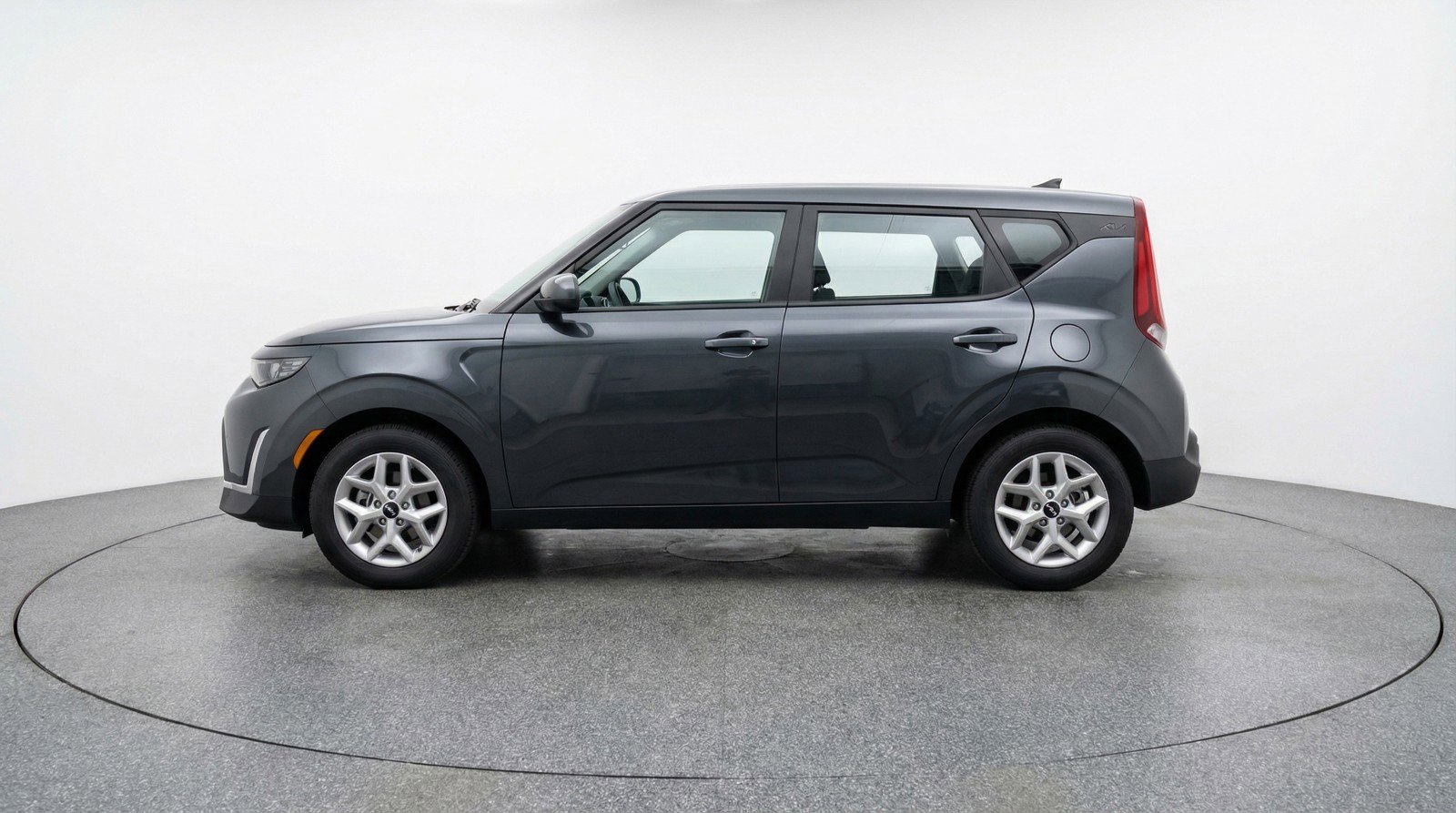Used 2025 Kia Soul LX w/ LX Technology Package FWD image 5