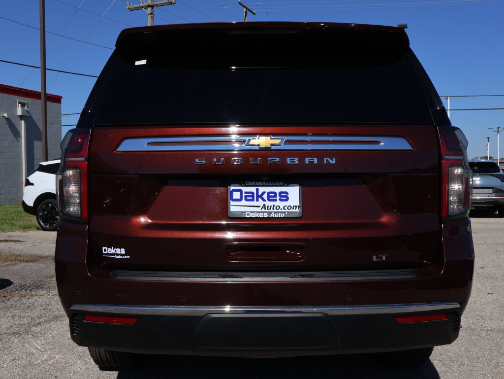 Used 2022 Chevrolet Suburban LT w/ Luxury Package AWD/4WD image 5