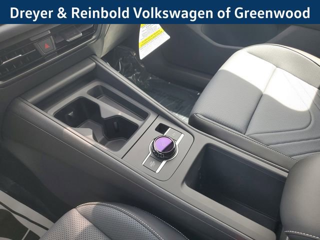 New 2025 Volkswagen Tiguan SE image 33