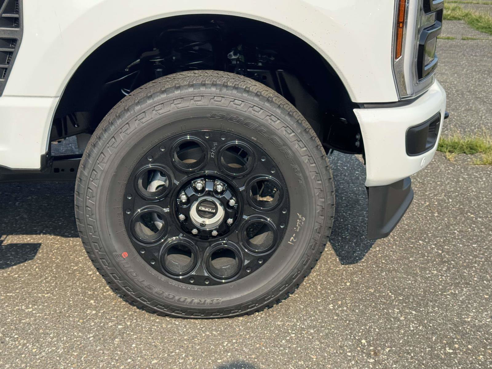 New 2026 Ford F250 Lariat w/ Black Appearance Package AWD/4WD image 11