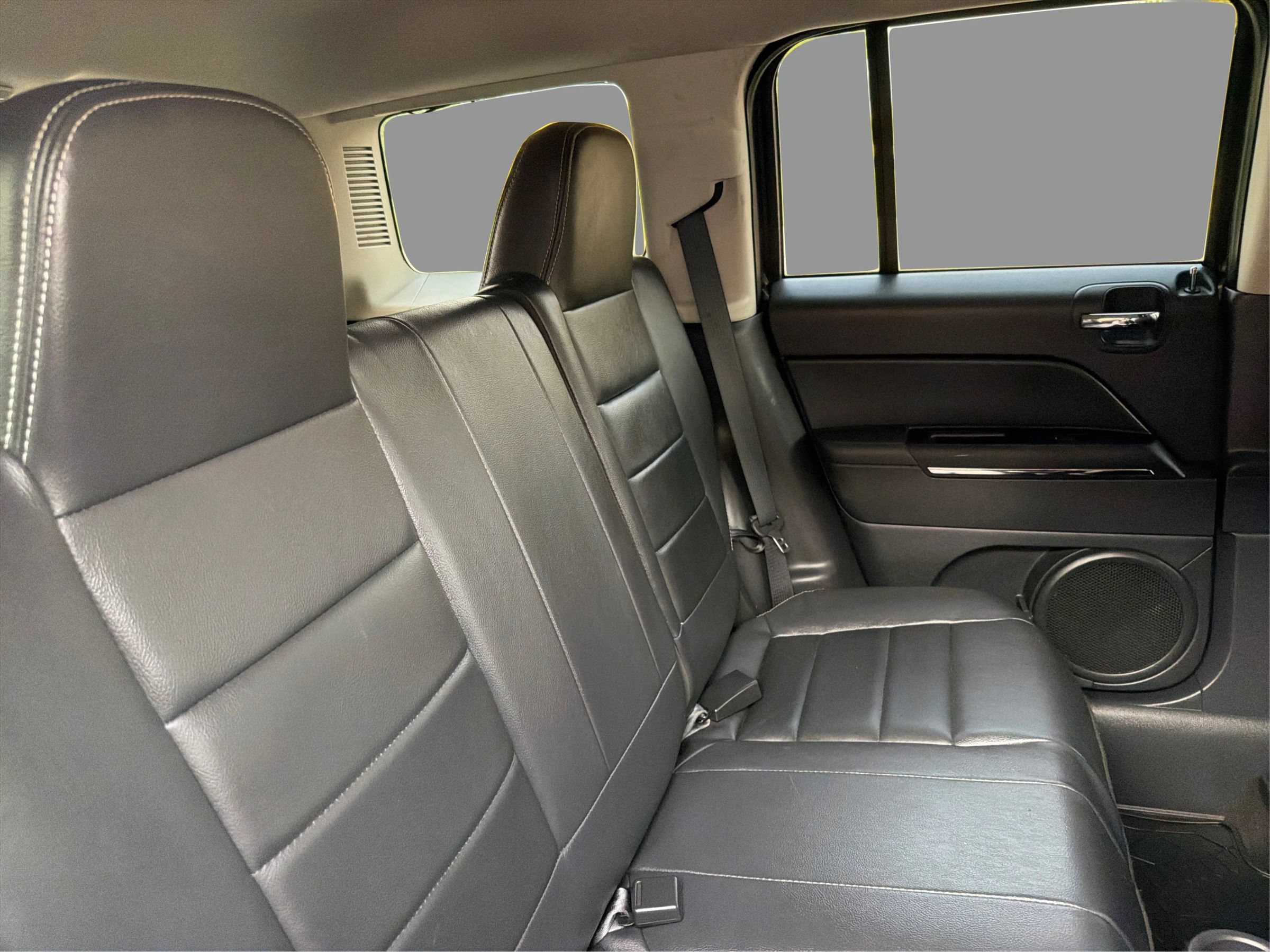 Used 2014 Jeep Patriot Limited w/ Sun/Sound Group AWD/4WD image 27