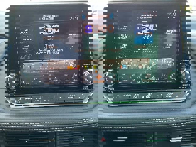 Used 2025 Nissan Rogue SV image 27