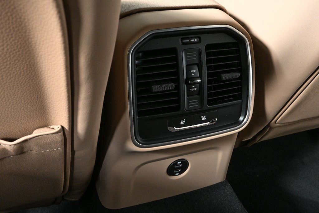 New 2026 Porsche Macan image 22