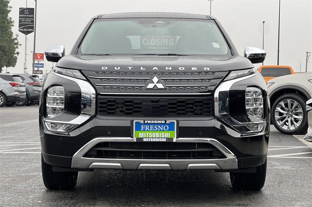 New 2025 Mitsubishi Outlander SE image 10
