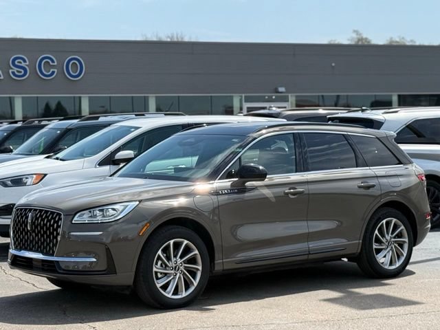 Used 2025 Lincoln Corsair Grand Touring w/ Towing Package AWD/4WD image 35