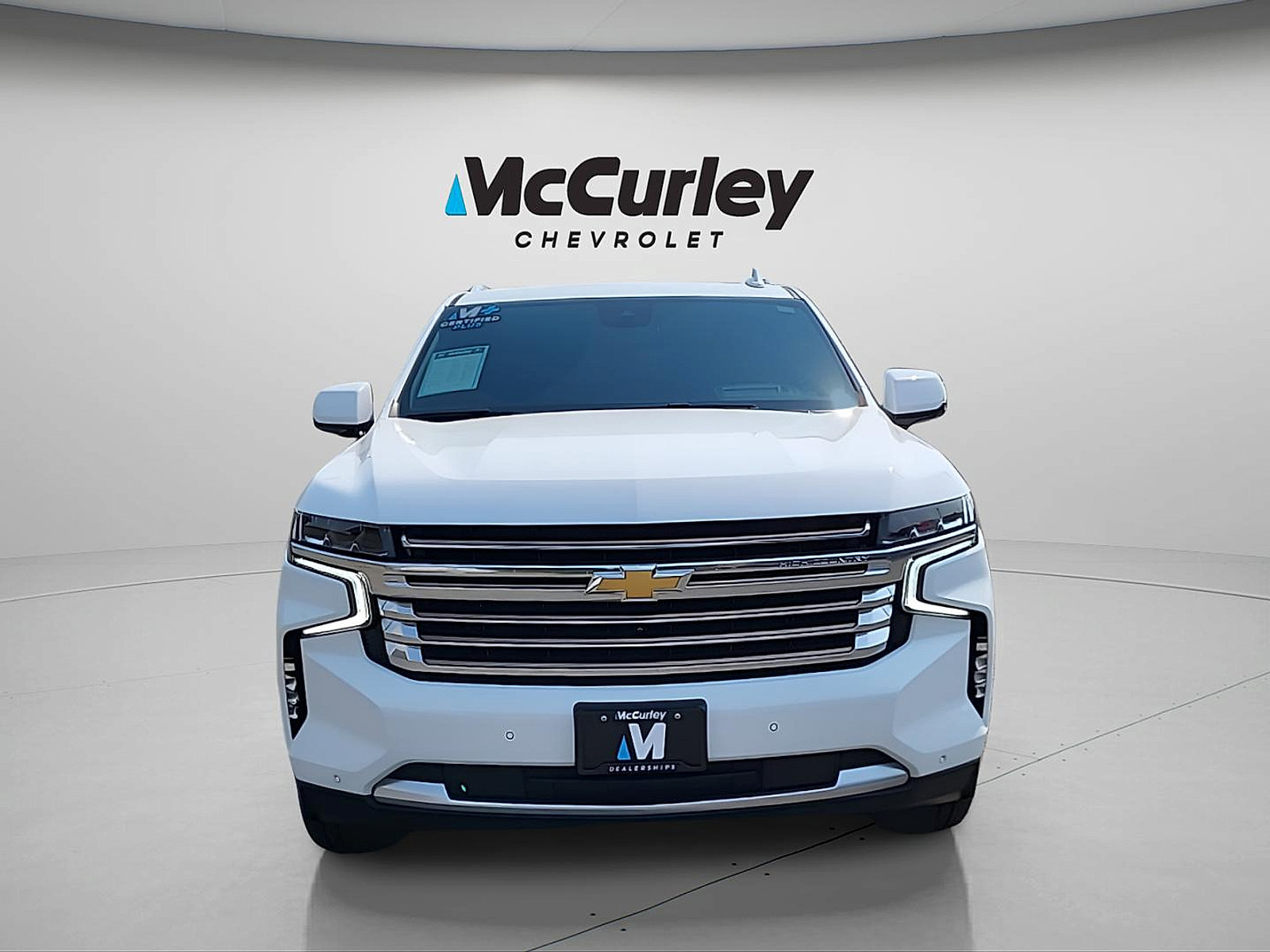 Used 2024 Chevrolet Suburban High Country AWD/4WD image 2